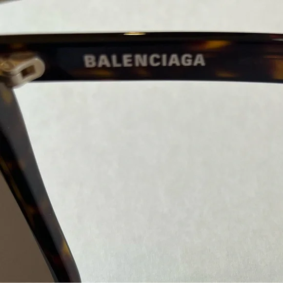 Balenciaga Tortoise Sunglasses - Picture 5 of 10